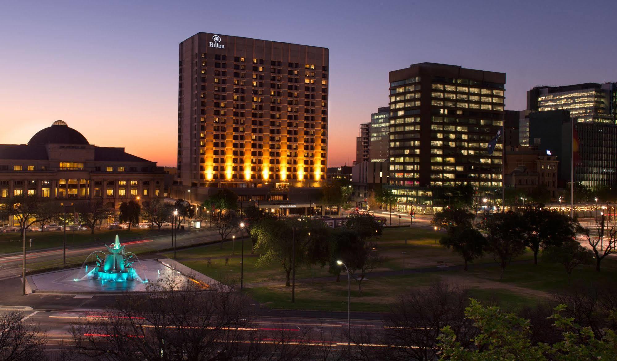 Hilton Adelaide Hotel Exterior foto The Hilton Johannesburg